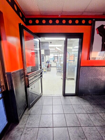 More Photos Of 609 S Coblake St, Apache Fast Food For Sale