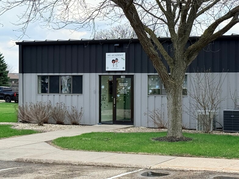 More Photos Of 1001 Arboretum Dr, Waunakee Flex For Lease