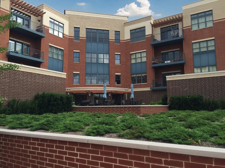 More Photos Of 1 N Main St, Algonquin Apartments For Lease