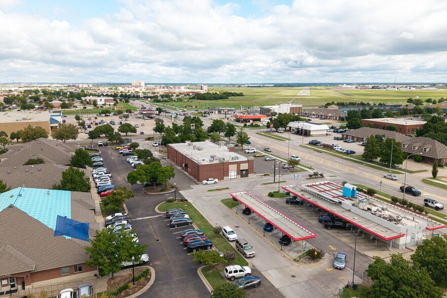 More Photos Of 1004 NW 24th Ave NW, Norman Storefront Retail Office For Lease