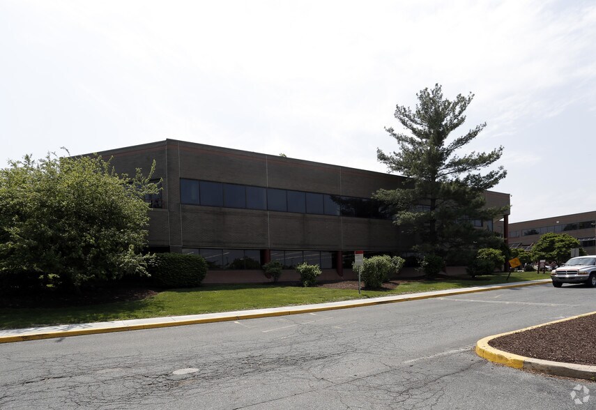 More Photos Of 2 Reads Way, New Castle Office For Lease