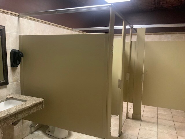 More Photos Of 1323 O St, Lincoln Bar For Lease