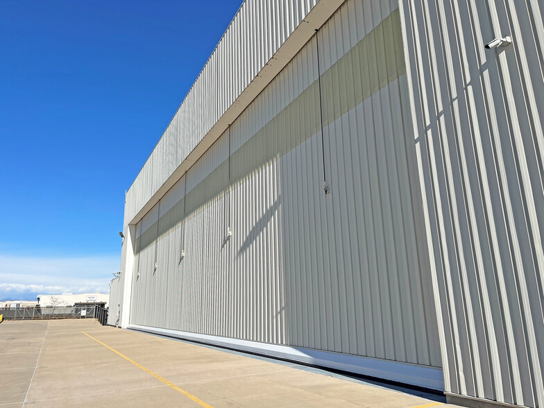 Primary Photo Of 9666 Metro Airport Ave, Broomfield Airplane Hangar For Sale