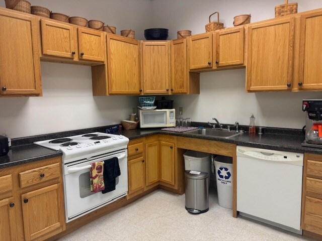 More Photos Of 73 Thompson St, South Burlington Religious Facility For Sale