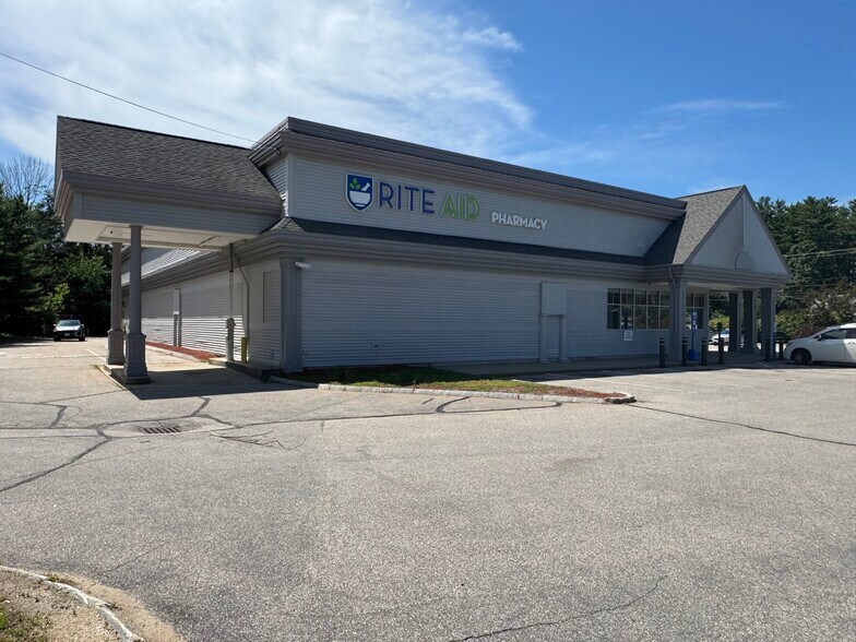 More Photos Of 341 High St, Somersworth Drugstore For Lease