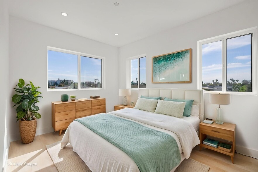 More Photos Of 1933 Magnolia Ave, Los Angeles Apartments For Sale