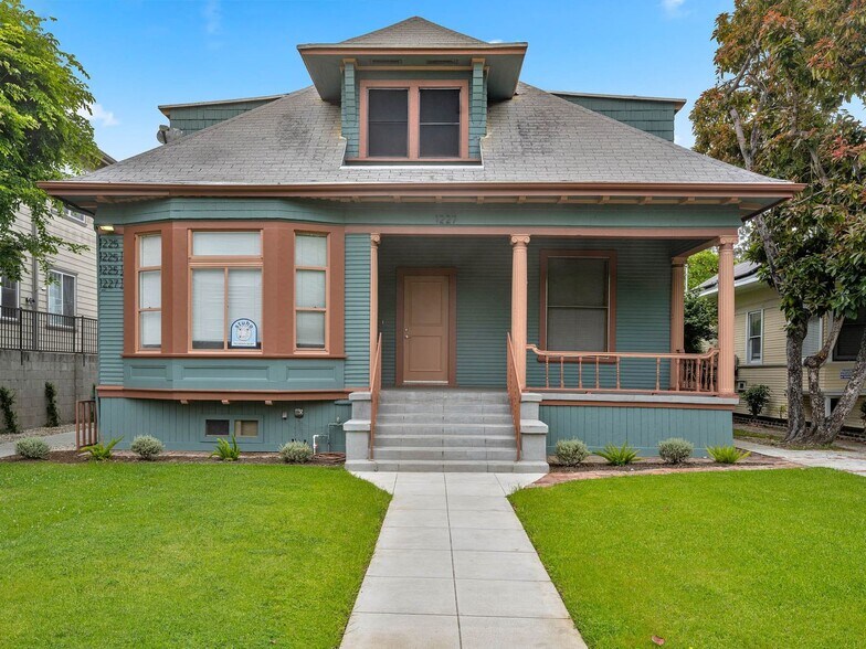 More Photos Of 1227 W 30th St, Los Angeles Apartments For Sale