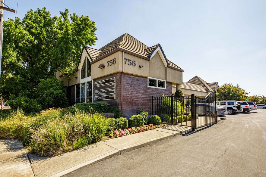 Primary Photo Of 756 Porter Ave, Stockton Medical For Sale