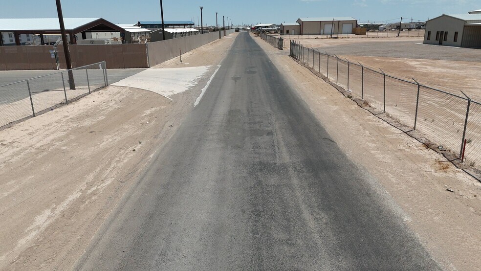 Primary Photo Of 1389 Oil Mil Rd, Pecos Warehouse For Lease