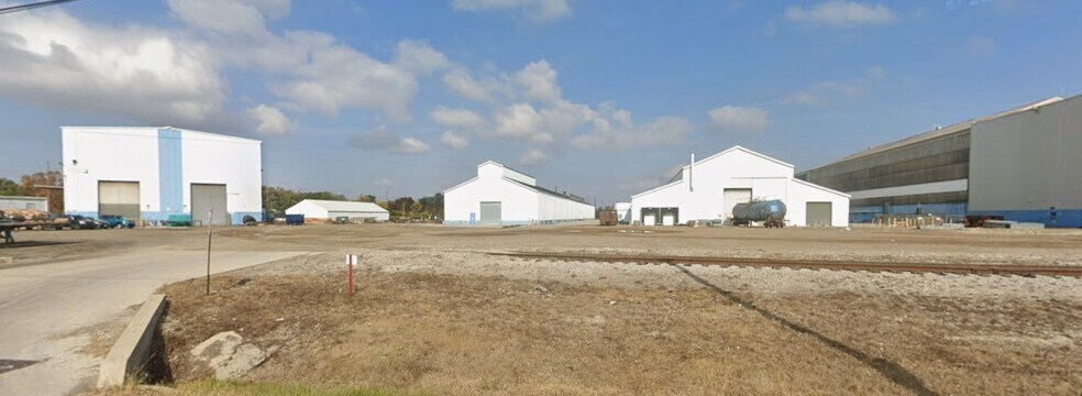 More Photos Of 1207 Cheney Ave, Marion Unknown For Lease