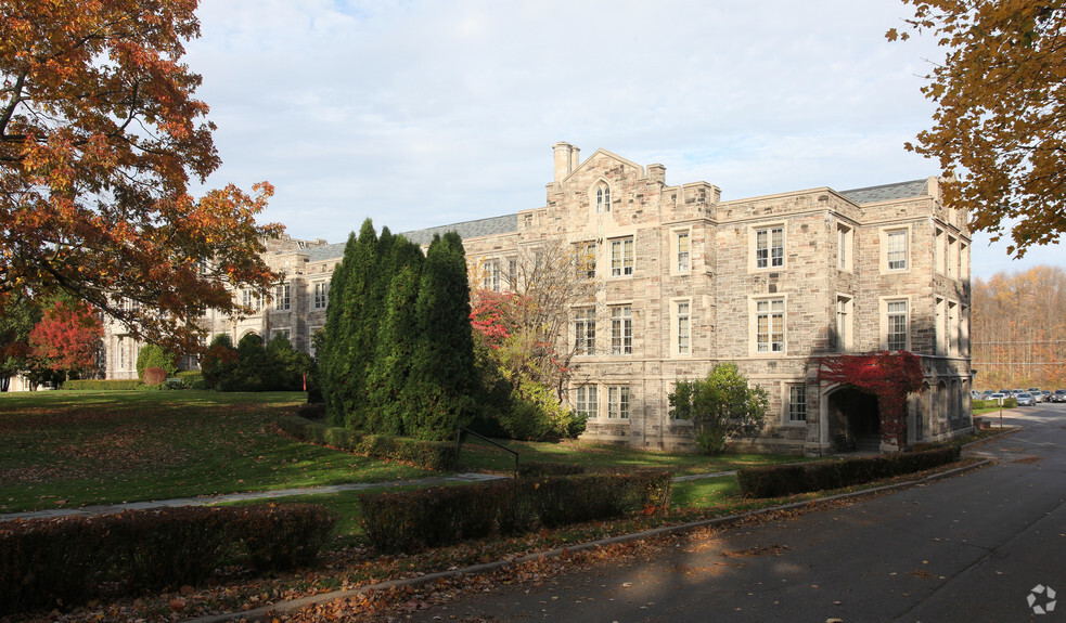 Primary Photo Of 181 Kenwood Ave, Oneida Office Residential For Lease