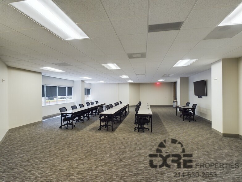 More Photos Of 7929 Brookriver Dr, Dallas Office For Lease