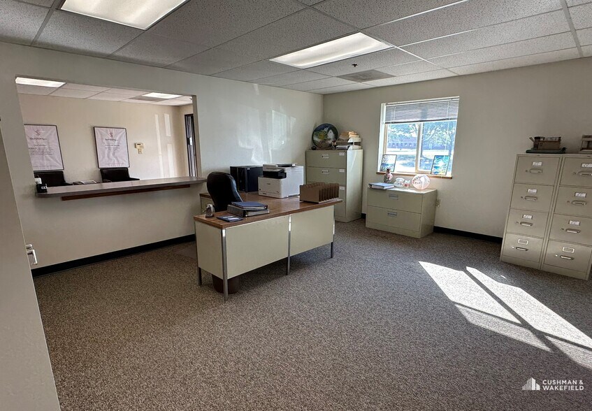 More Photos Of 4650 Venture Dr, Johnstown Warehouse For Lease
