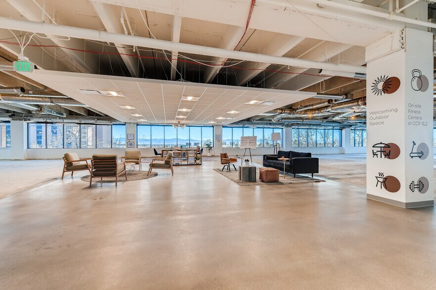 More Photos Of 3151 S Vaughn Way, Aurora Office For Lease