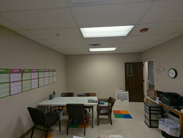 More Photos Of 5315 N Twin City Hwy, Nederland Warehouse For Sale