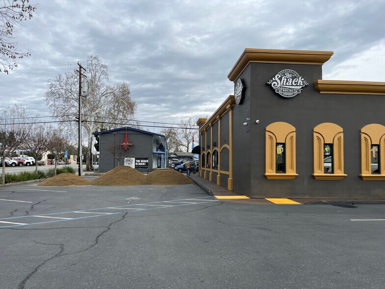 More Photos Of 1201 Market St, Redding Restaurant For Lease