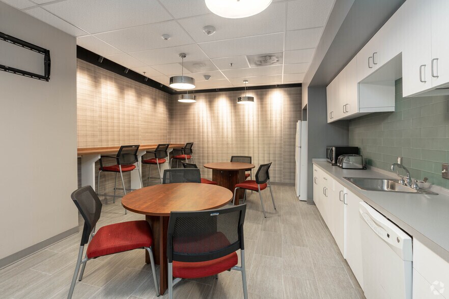 More Photos Of 1190 Winterson Rd, Linthicum Coworking Space