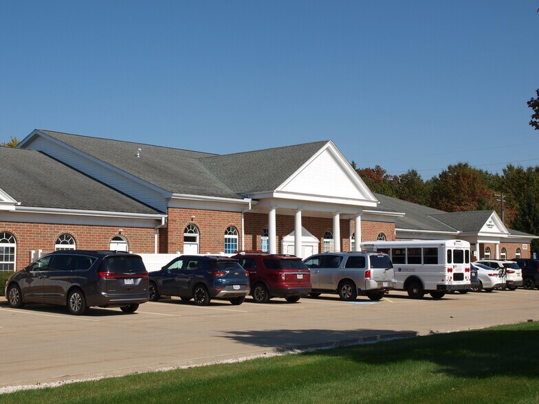 More Photos Of 16706 Chillicothe Rd, Chagrin Falls Office For Lease