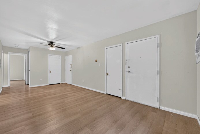 More Photos Of 450 Perrie Dr, Elk Grove Village Apartments For Sale
