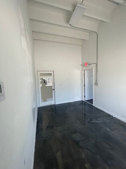 More Photos Of 5731 SW 23rd St, West Park Auto Repair For Lease