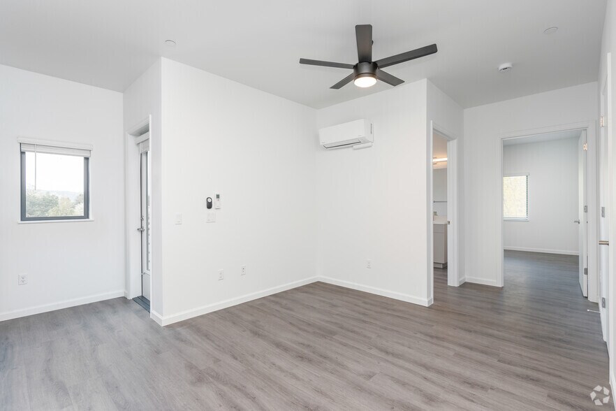 More Photos Of 2171 N Rosa Parks Way, Portland Apartments For Sale