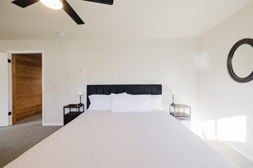 More Photos Of 925 Lamoille Hwy, Lamoille Hotel For Sale