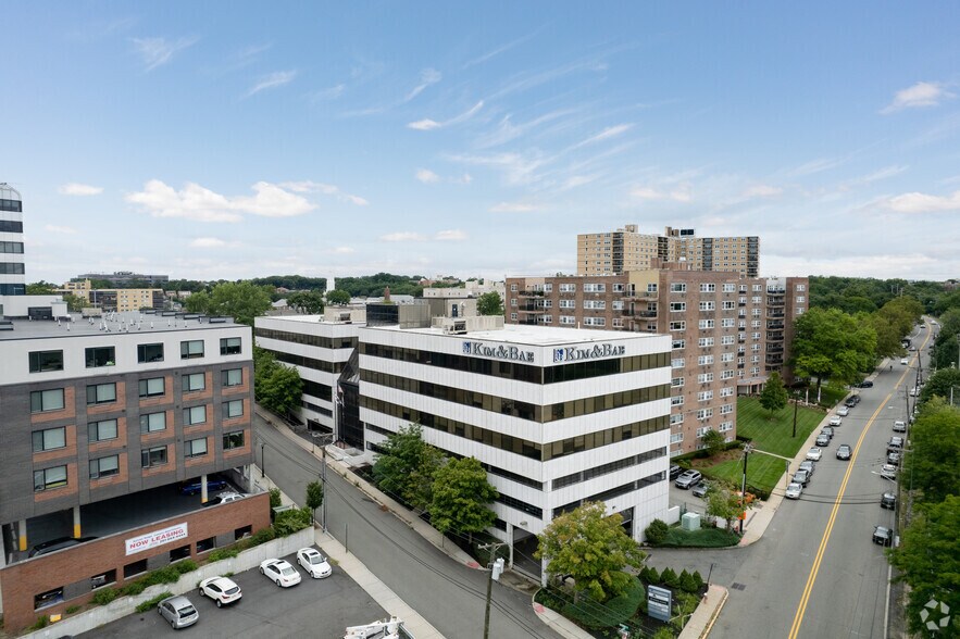 More Photos Of 2160 N Central Rd, Fort Lee Office For Lease