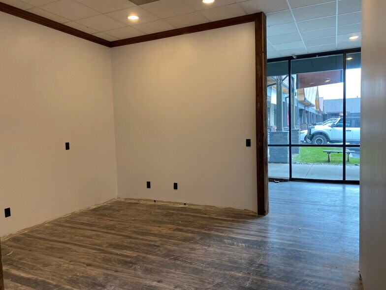 More Photos Of 1730 E Republic Rd, Springfield Unknown For Lease