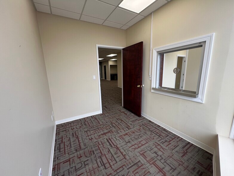 More Photos Of 4230-4236 Merrick Rd, Massapequa Storefront Retail Residential For Lease