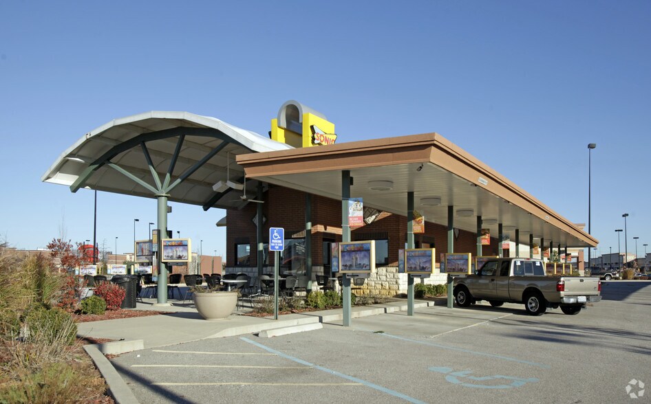 More Photos Of 6280-6298 Ronald Reagan Dr, Lake Saint Louis Unknown For Lease