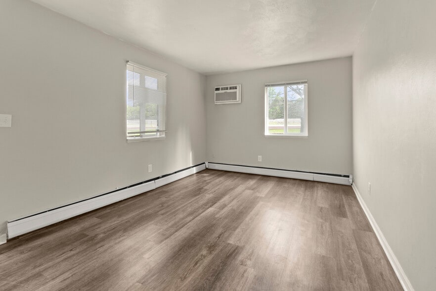 More Photos Of 8150 E Michigan Ave, Galesburg Apartments For Sale