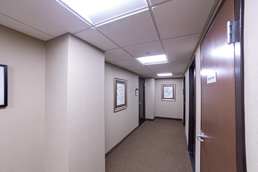 More Photos Of 11111 Hall Rd, Shelby Township Office For Lease