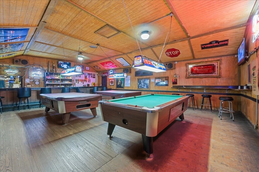 More Photos Of 337 S US Highway 17, East Palatka General Retail For Sale