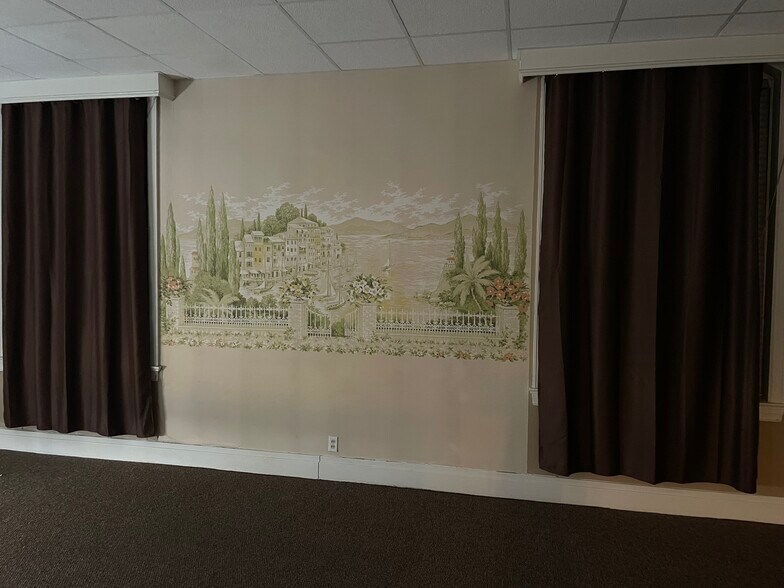 More Photos Of 904 Gallatin Ave, Nashville General Retail For Lease