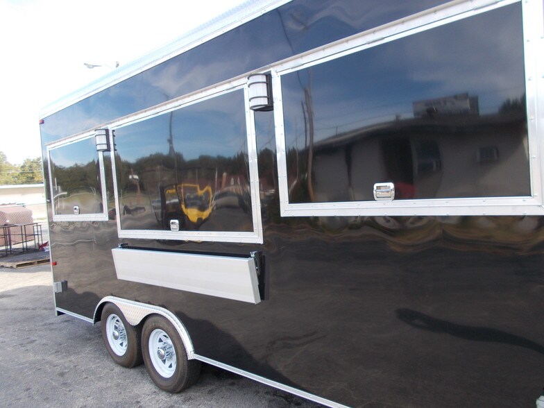 More Photos Of 225 W Hill St, Thomson Industrial For Sale