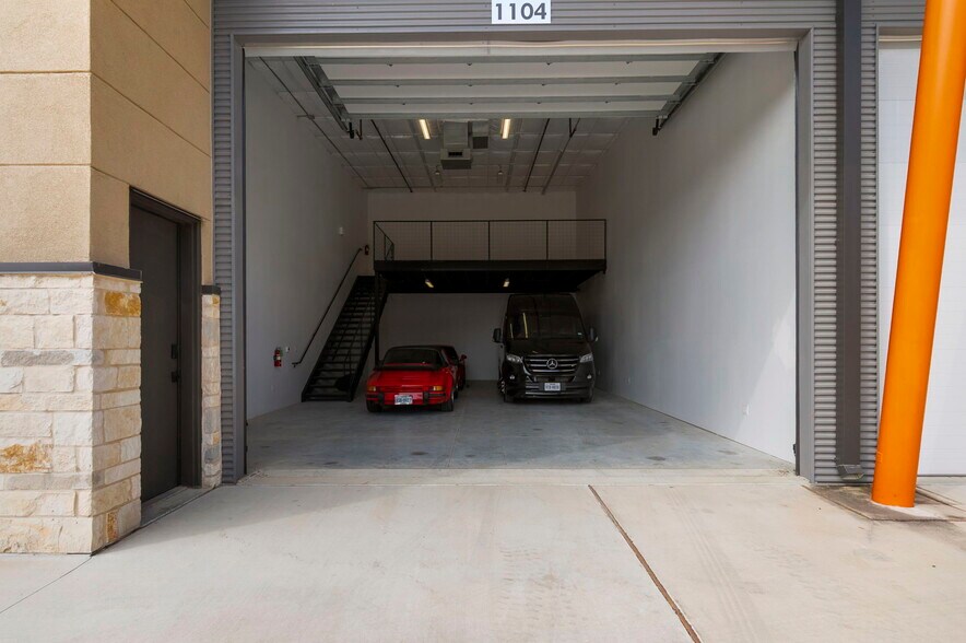 More Photos Of 7231 Stonewall Bnd, San Antonio Self Storage For Sale