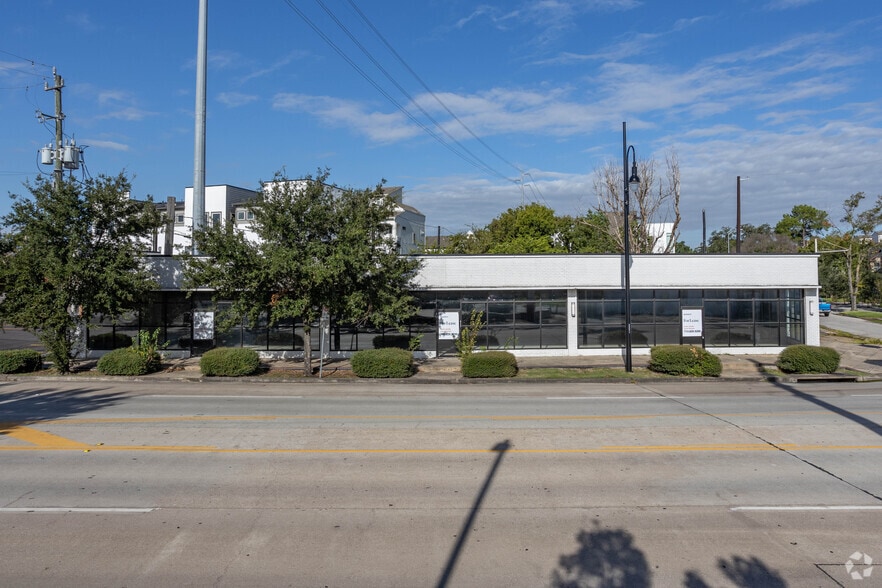 More Photos Of 4608 Almeda Rd, Houston Freestanding For Lease