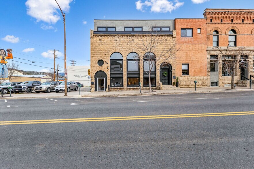 More Photos Of 120 W 9th St, Durango Flex For Lease