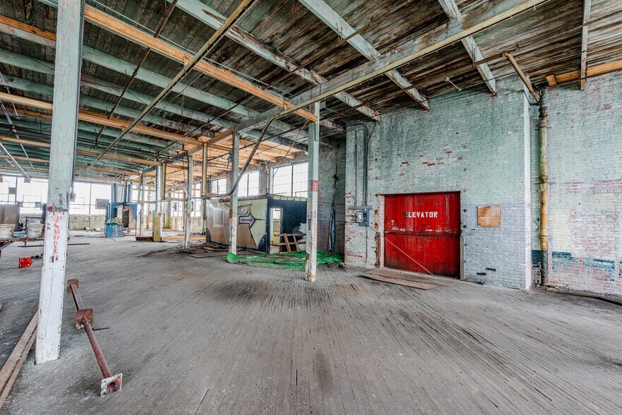 More Photos Of 3155 W 33rd St, Cleveland Warehouse For Sale