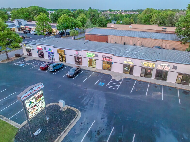 More Photos Of 154 Houston Lake Rd, Warner Robins Storefront For Sale