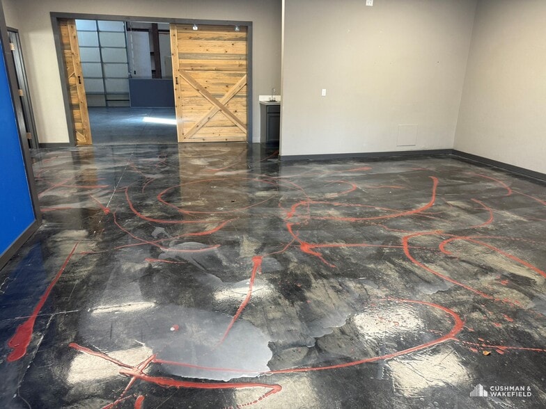 More Photos Of 481-499 N Denver Ave, Loveland Light Distribution For Lease