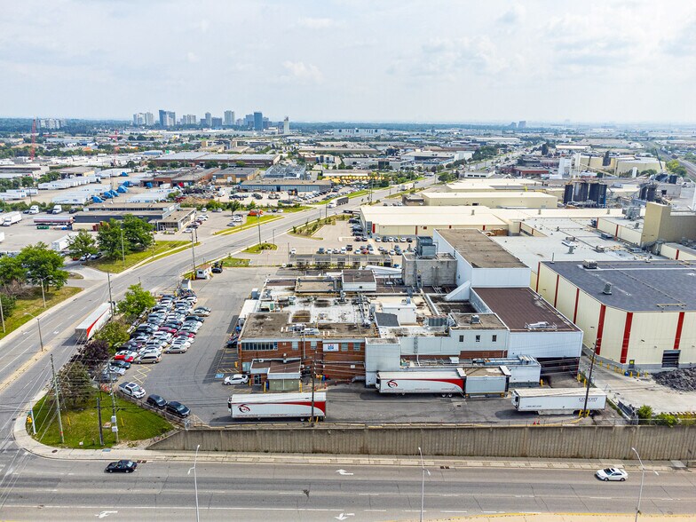 More Photos Of 32 Kennedy Rd, Brampton Manufacturing For Sale