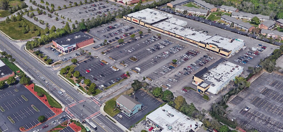 More Photos Of 1080-1140 Old Country Rd, Riverhead Unknown For Lease