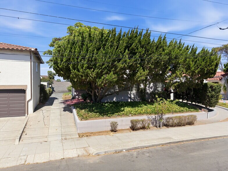 More Photos Of 3422-24 Albert St, San Diego Multifamily For Sale