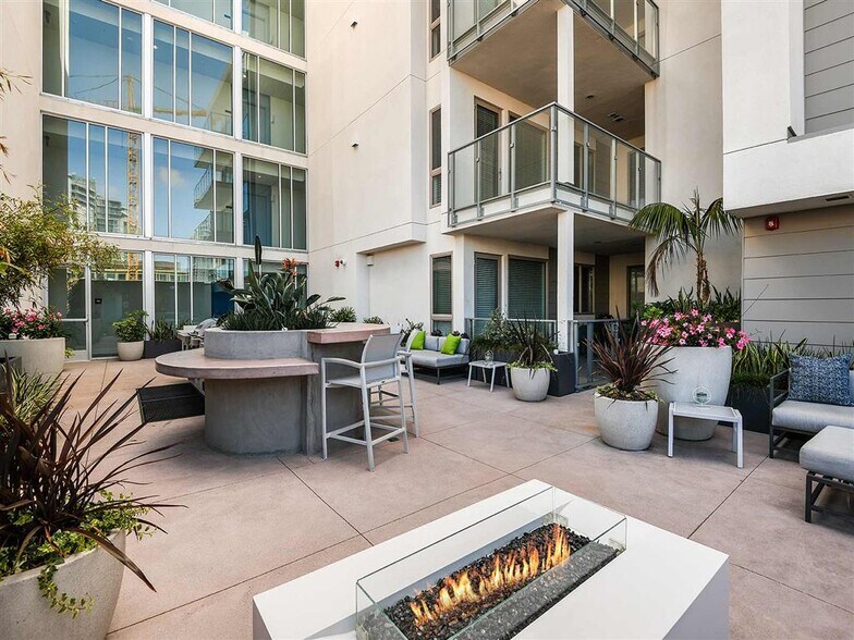 More Photos Of 1110 F St, San Diego Apartments For Lease