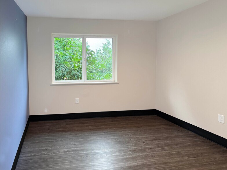More Photos Of 8041-8045 E Burnside St, Portland Rehabilitation Center For Sale