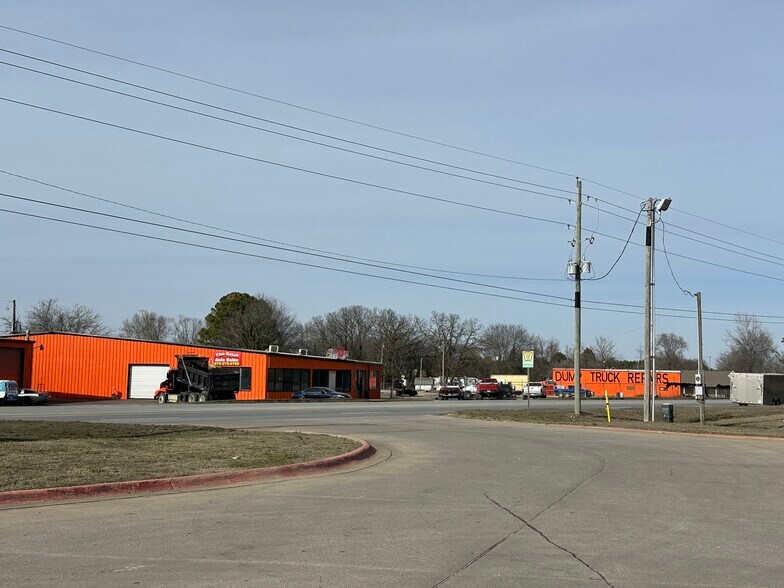 More Photos Of 2600 NE Hudson Rd, Rogers Industrial For Sale