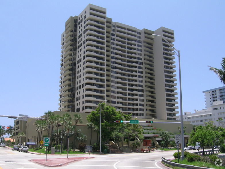 Primary Photo Of 2555 Collins Ave, Miami Beach Apartments For Sale