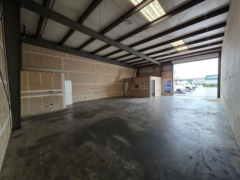 More Photos Of 1021 Partee Ln, Ceres Warehouse For Lease