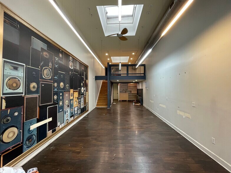 More Photos Of 3349-3351 Grand Ave, Oakland Storefront For Lease